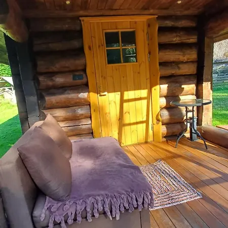 Holiday home Tammiku Saunamaja & Bubble House Roeoesa
